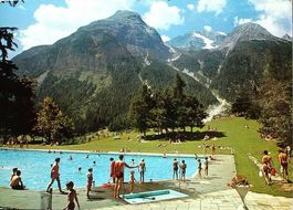 BERGÜN BRAVUOGN Schwimmbad