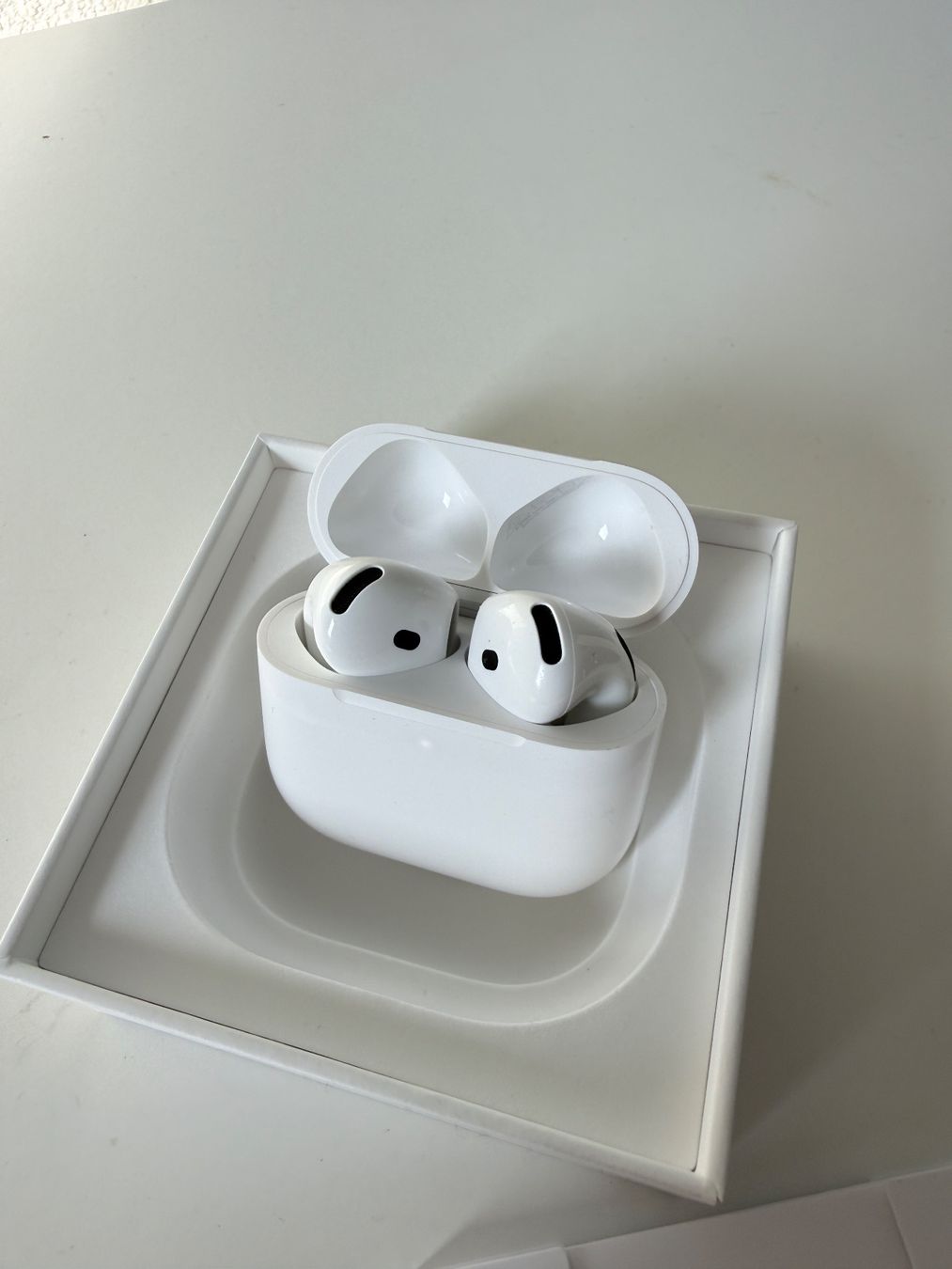 Apple Cuffie: Apple AirPods 4 mit ANC inkl. OVP NEU! – Nuovo (secondo la descrizione) da Zürich venduto da AmBii18 2