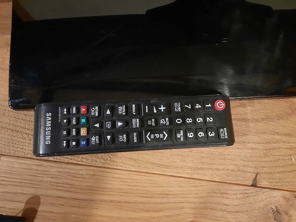 Televisori: Téléviseur samsung 32" (81cm) Full HD – Usato da Choëx venduto da ala_jhc6 2