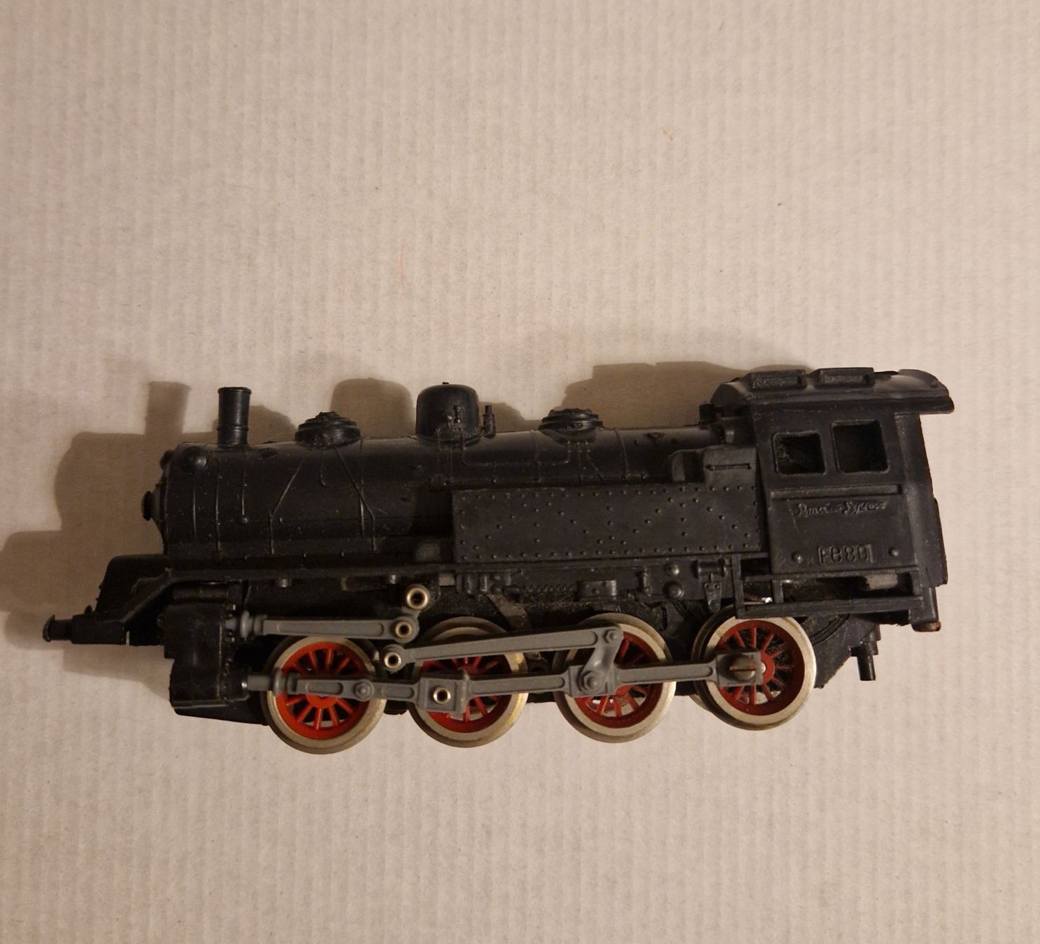 Lima Modellini di ferrovie: Lima Express E880, Vintage Modelleisenbahn Set, Spur H0 – Usato da Nänikon venduto da kriki 2