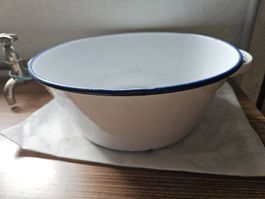 Emaille Schüssel weiss blau mit Henkel gebraucht antik