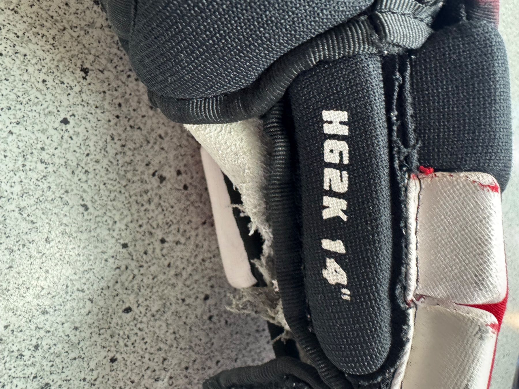 Reebok Handschuhe & Handstulpen: Eishockeyhandschuhe Reebok H62K 14'' – Defekt aus Zürich von pamleano 2