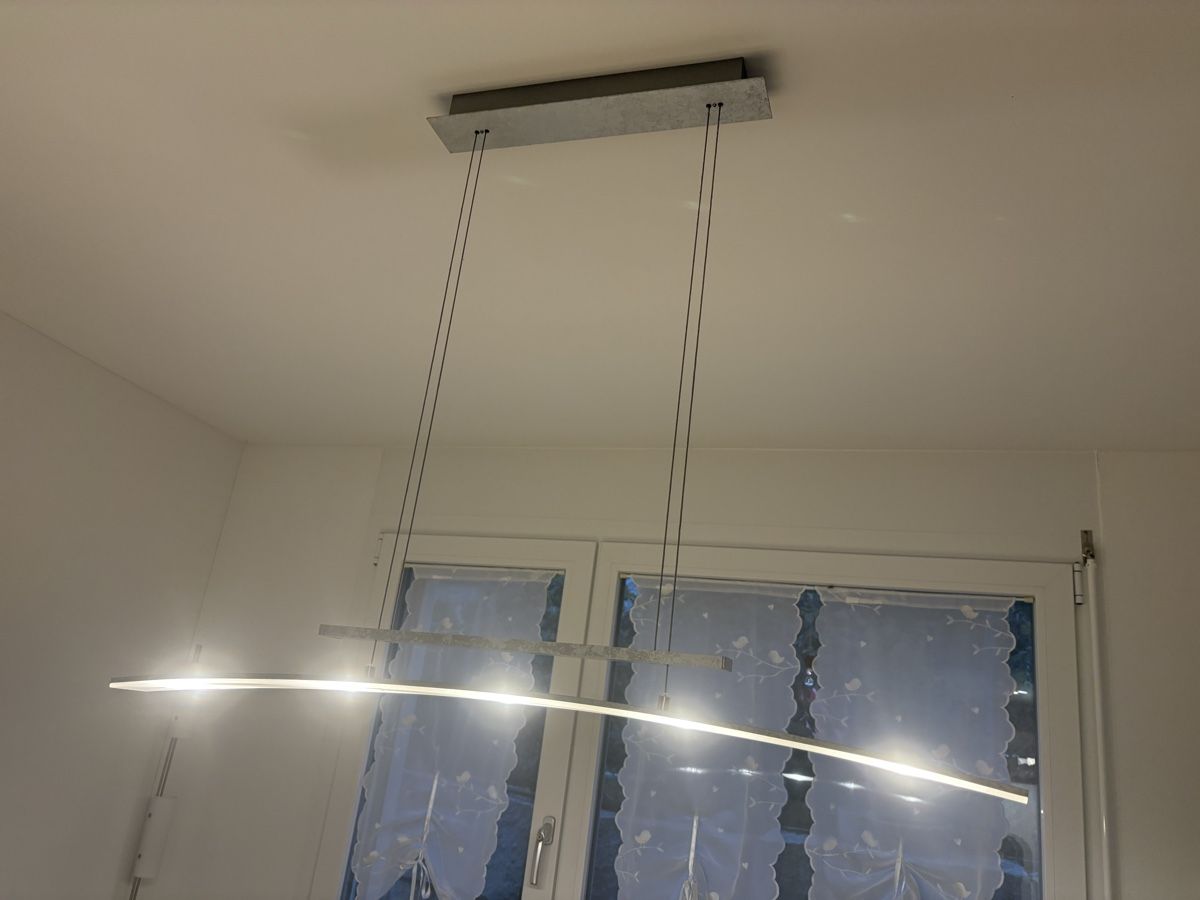 Kronleuchter & Deckenlampen: LED Hängeleuchte dimmbar – Gebraucht aus Rodersdorf von Candy22