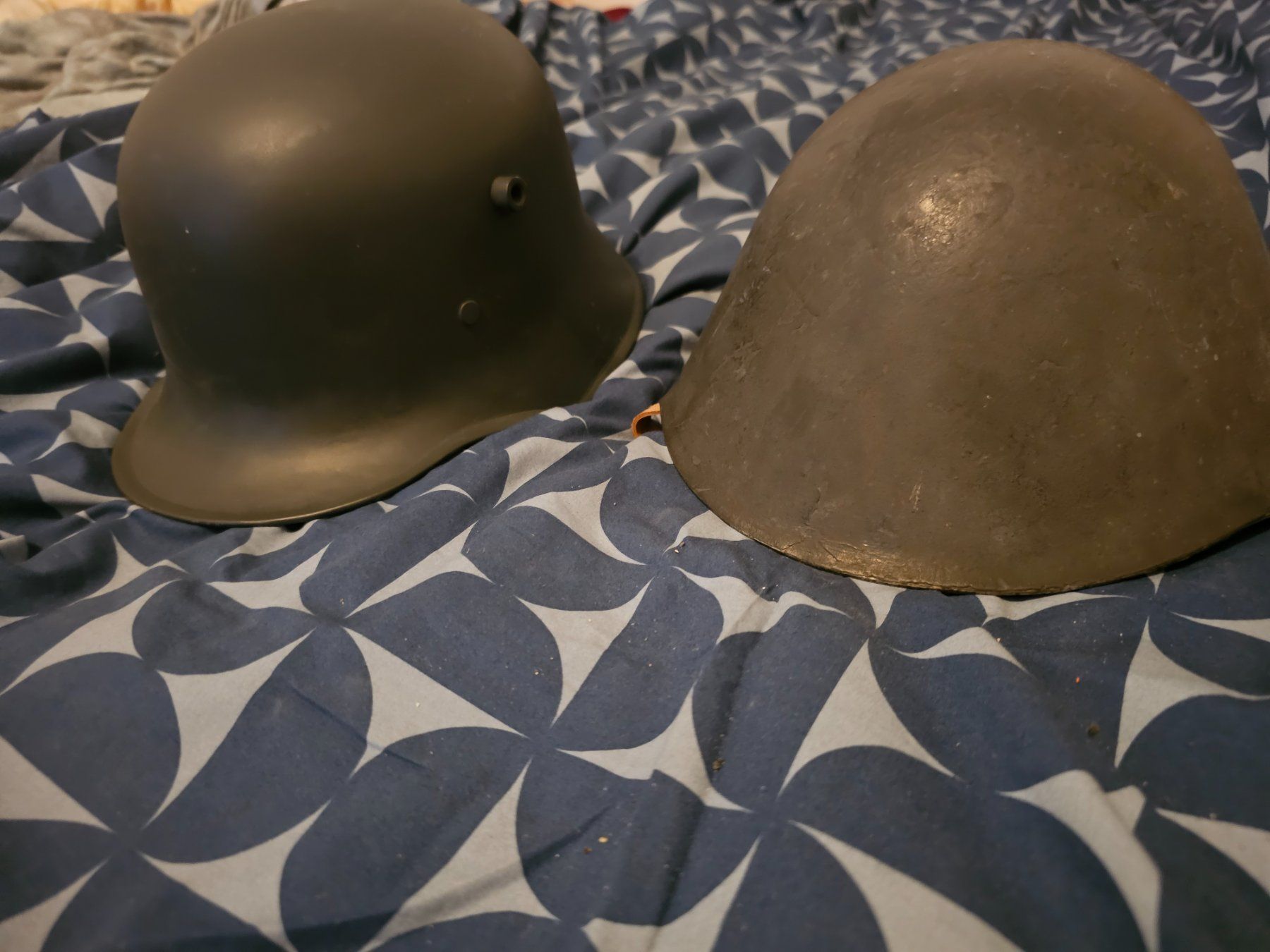 Uniformi & Effetti personali: Stahlhelm NVA und Wehrmacht – Usato da Neuenhof venduto da SchmiSchma88