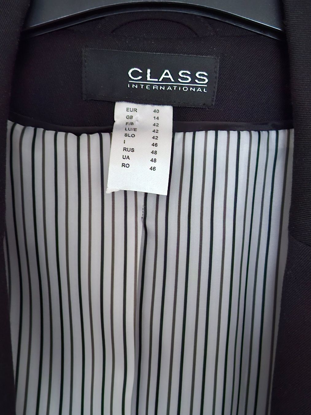 Giacche: Damen Blazer Schwarz 40 neuwertig – Usato da St.Gallen venduto da LaMiSa