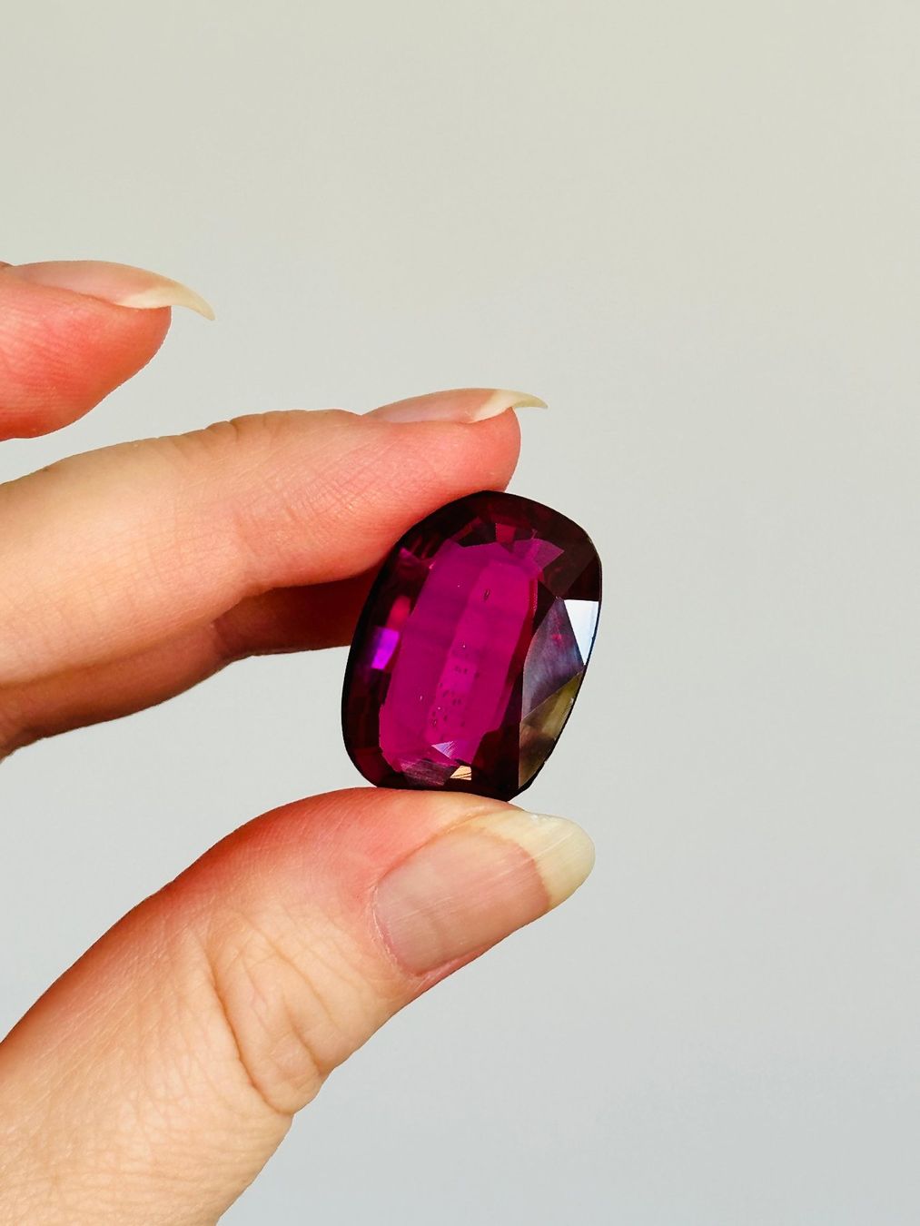 Pietre preziose: 47.35 Ct Certified Loose Gemstone – Nuovo e nell'imballaggio originale da Genève venduto da AWWA 7