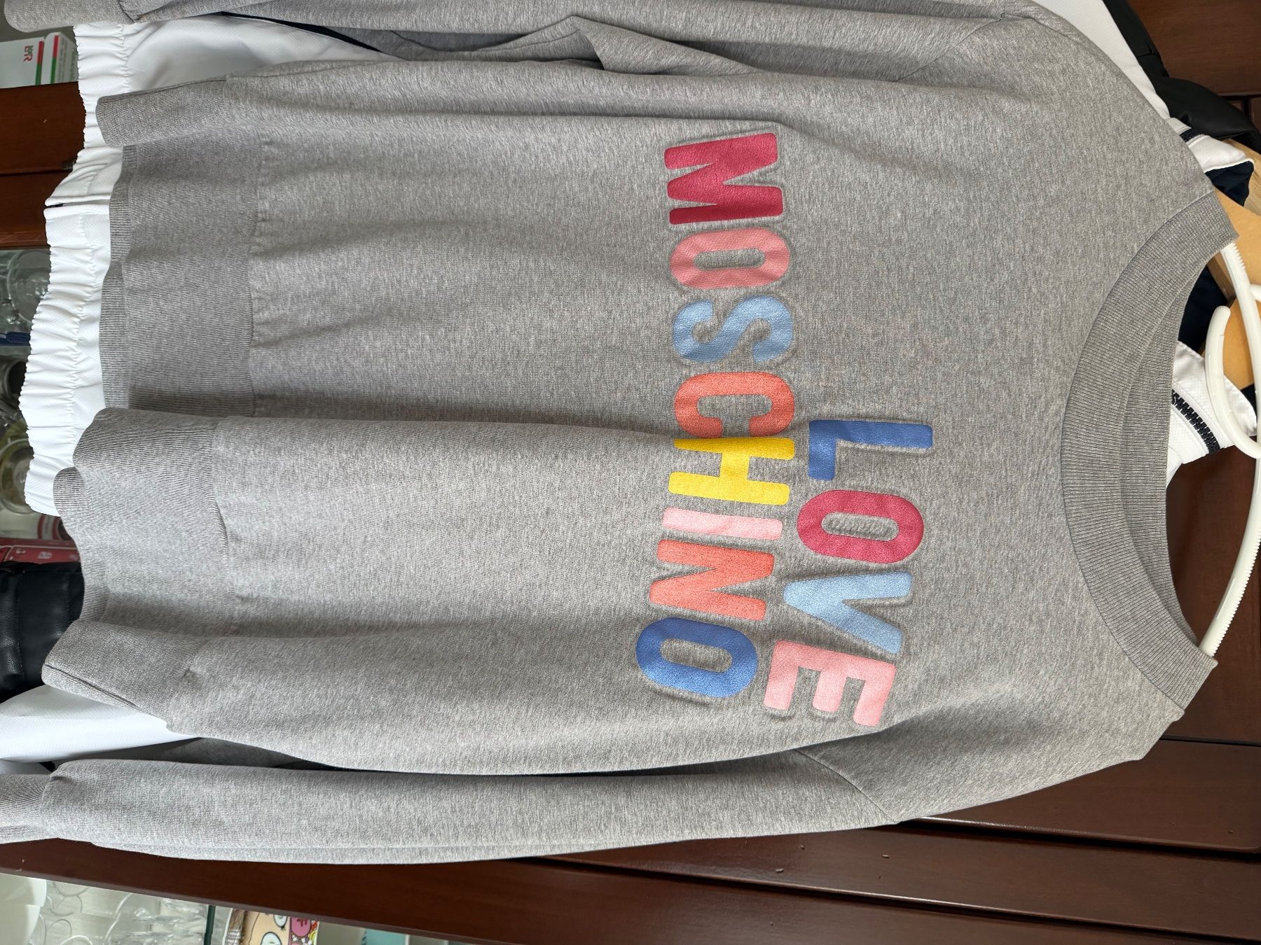 Moschino Pullover & Sweatshirts: Moschino pullover – Gebraucht aus Allschwil von Figidindia