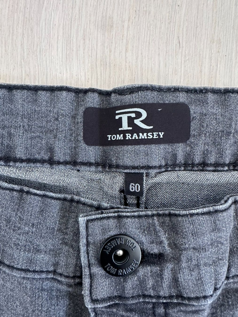 Jeans: Herrenjeans Gr. 60 – Nuovo e nell'imballaggio originale da Balzers venduto da NinaSprenger 1