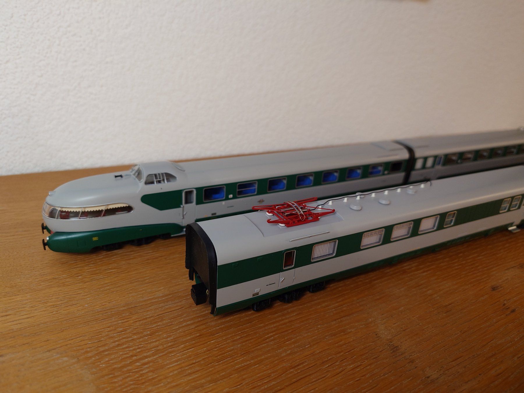 ACME Modellini di ferrovie: ACME ETR 253 Arlecchino der FS mit SoundDecoder ab Werk – Usato da Winterthur venduto da Faeb6 5