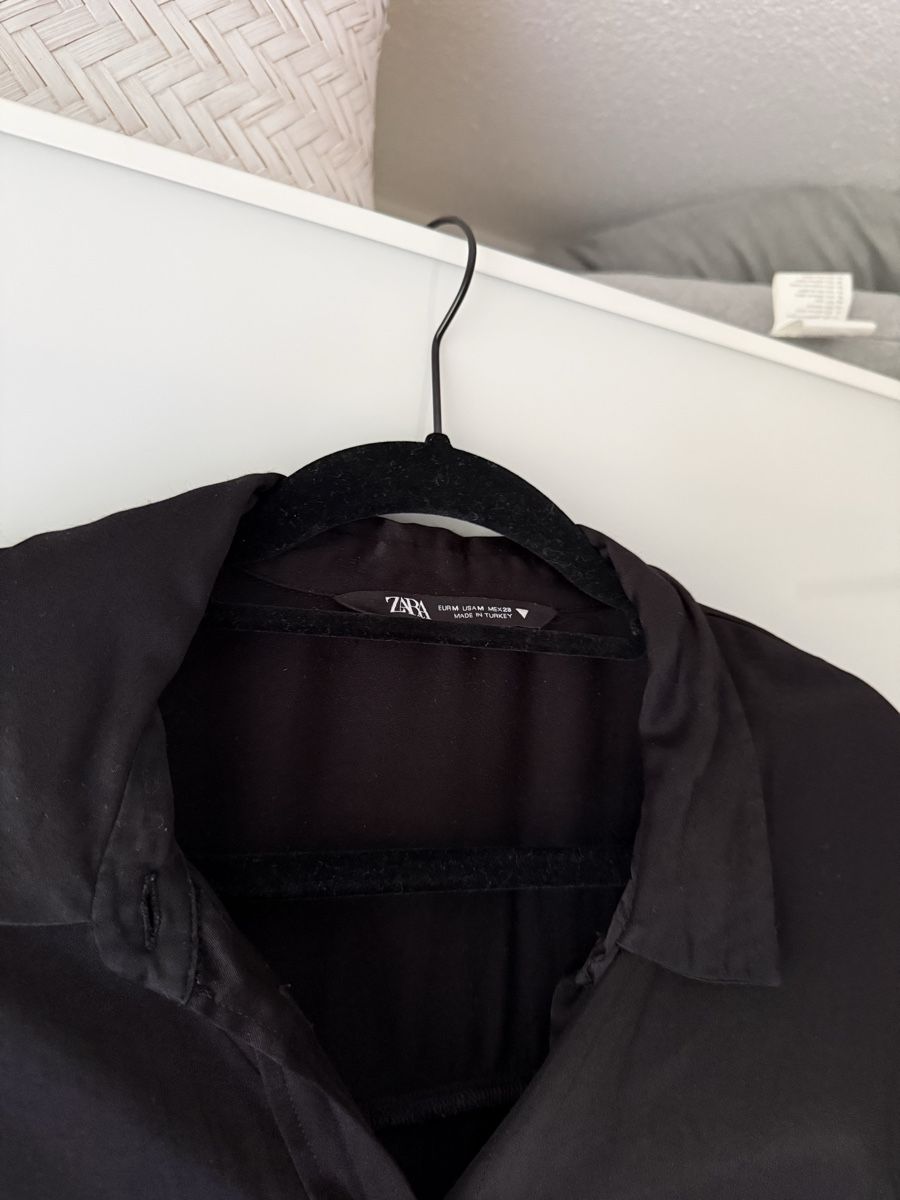 Zara Camicette: Zara Bluse Gr. M schwarz – Usato da Wil SG venduto da xrnvani 1