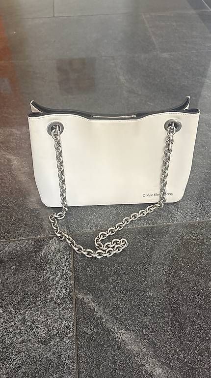 Borse da donna: Borsetta Calvin Klein Jeans – Usato da Losone venduto da gio_qy8z