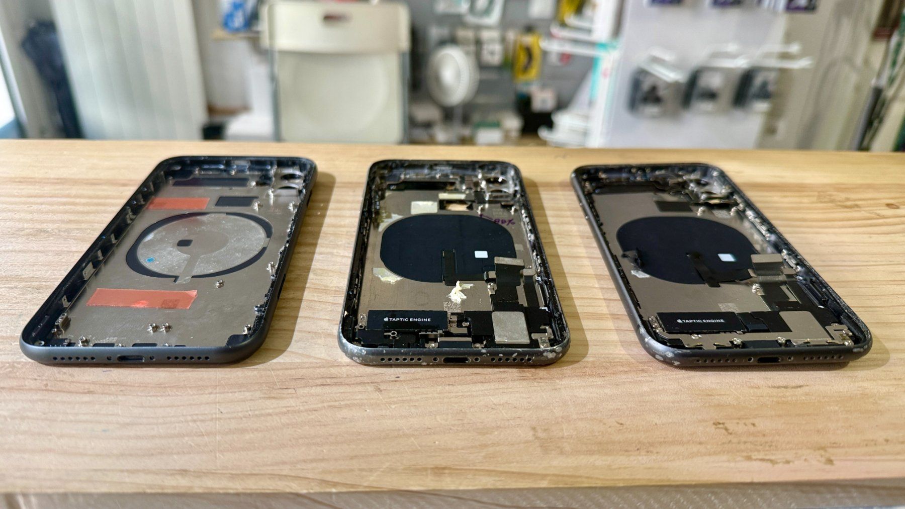 Apple Telefoni cellulari / Smartphones: 3 chassis iphone 11 pour pièces réparation – Usato da Morges venduto da DA-repa 2