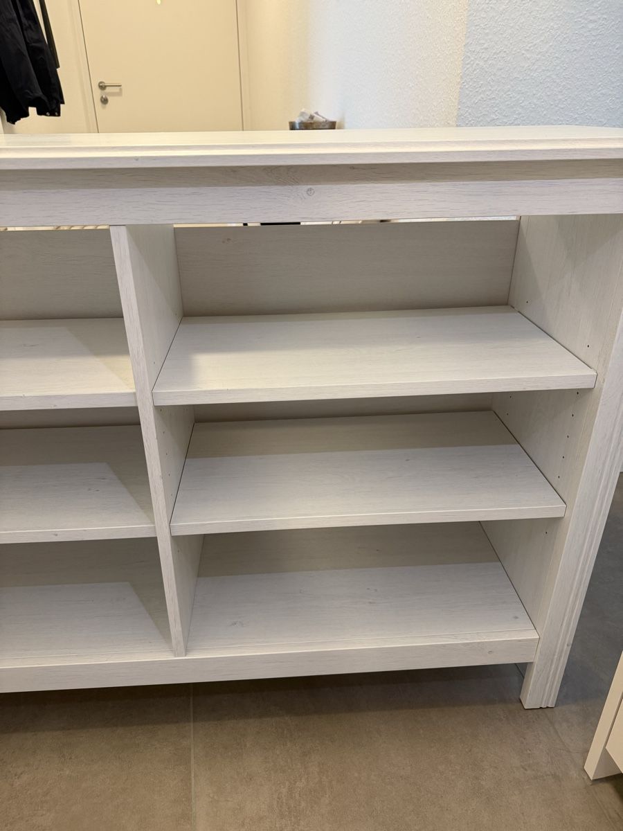 Ikea Scaffali: Ikea TV bench, shelving unit, bookcase - perfect condition – Usato da Binningen venduto da eli_9psr 7