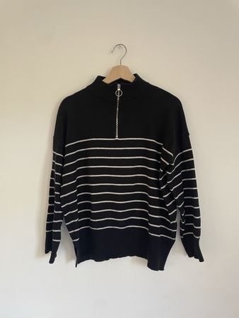 Black Pullover with white strings