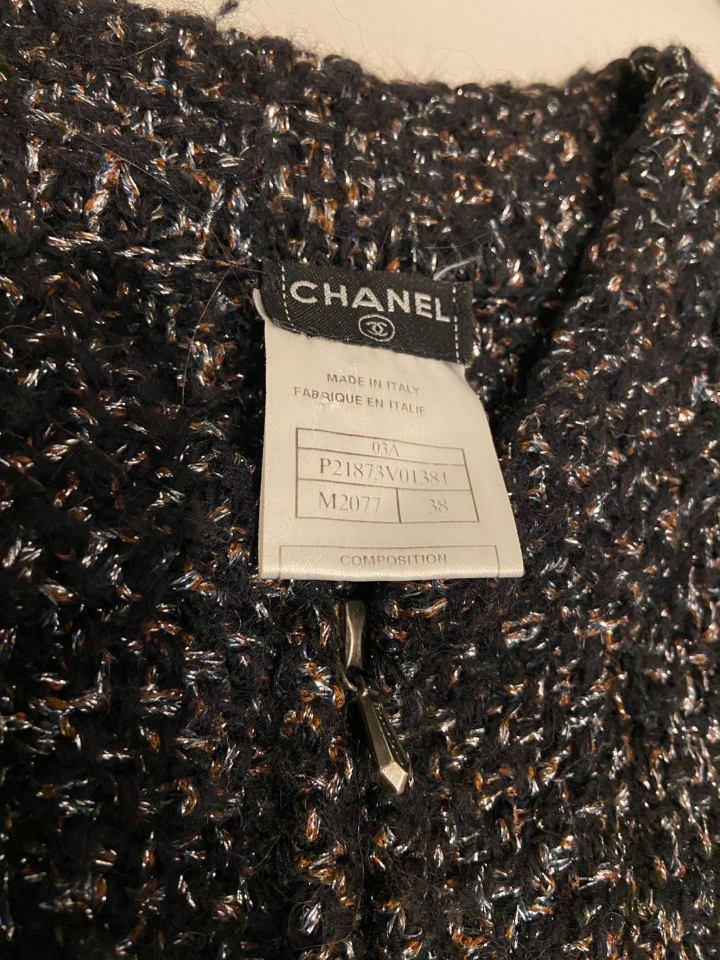 Chanel Maglioni & Felpe: CHANEL Strickpullover mit Reissverschluss - Made in Italy – Usato da Unterengstringen venduto da bar_rh5f 1