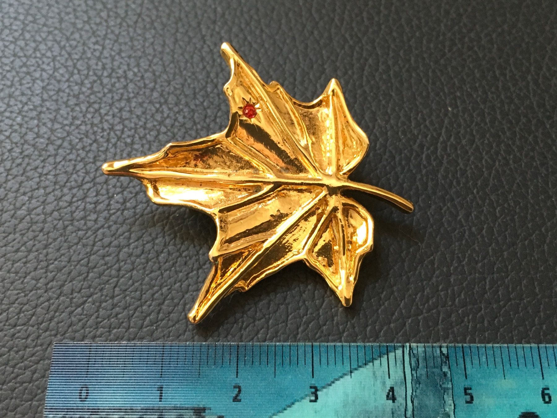 Broschen & Nadeln: 2 goldfarbige Broschen Herbst🍁🍂 – Gebraucht aus Freienwil von Hubi030 2