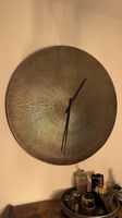 KOBE Wanduhr aus Metall, messingfarben D74