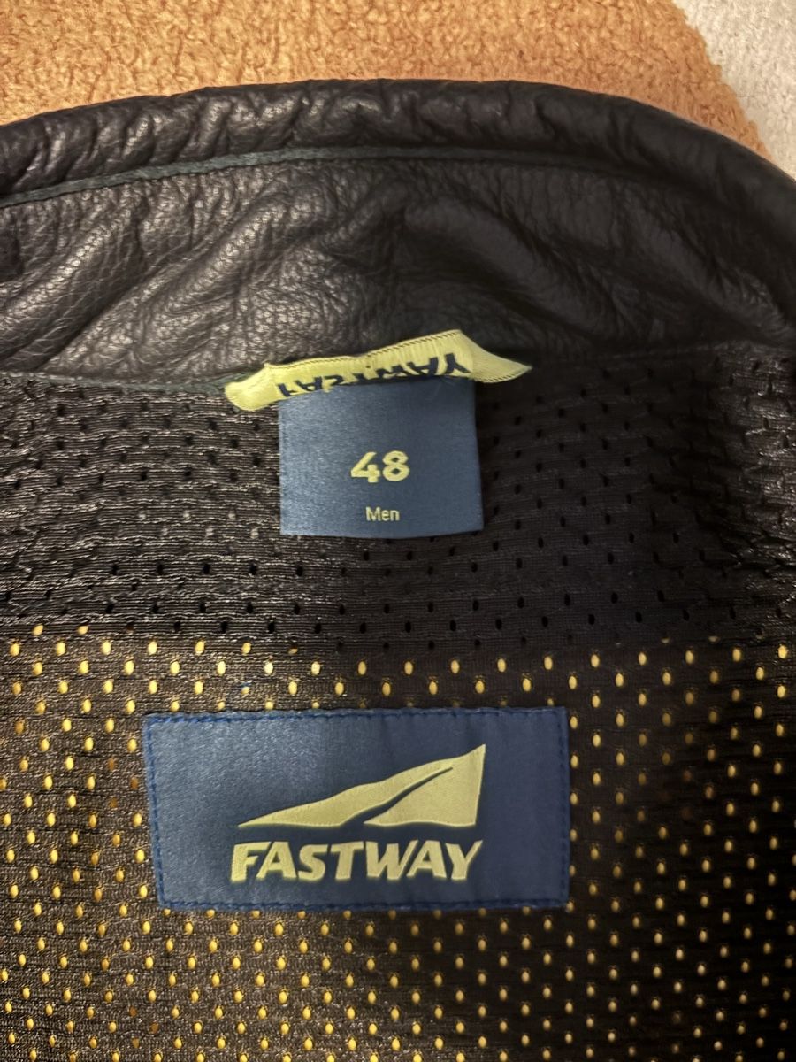 Kleiderpakete: T-2201 Leder-/Textilkombi Fastway – Gebraucht aus Winkel von Fetka 4