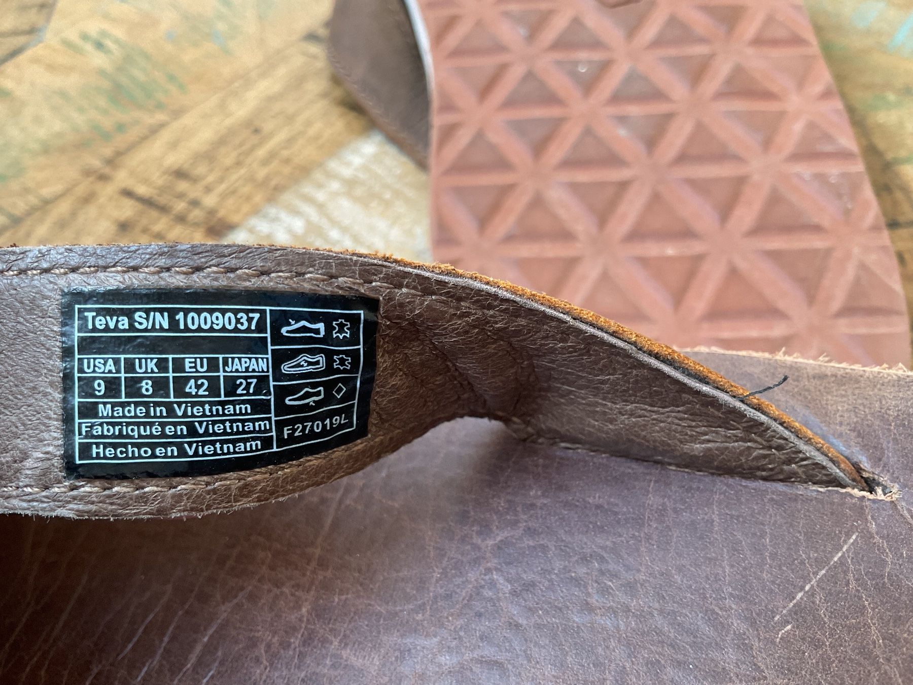 Teva Damenschuhe: Teva Leder Flip-Flops, Gr.42 - braun – Gebraucht aus Bachenbülach von Sybeco 5