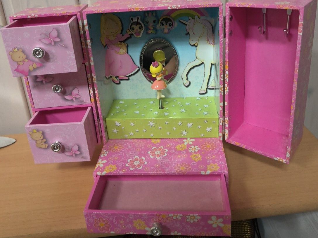Portagioie: Schmuckkästchen Prinzessin mit Einhorn – Usato da Uznach venduto da slk_jj8b 1