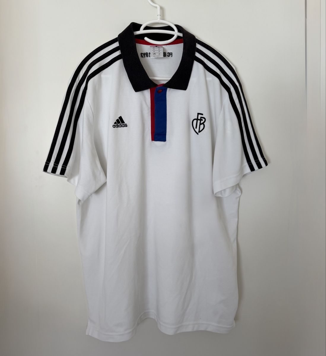 Adidas Magliette Polo: Fc Basel Adidas Polo Shirt Weiss – Usato da Oberwil BL venduto da ChrisBopp