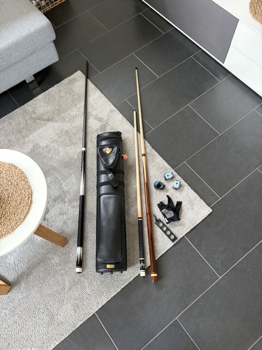 Giochi: Billard Queue Set: 3 Queues, Köcher, Zubehör - Top! – Usato da Blumenstein venduto da Sovjknnmll 1