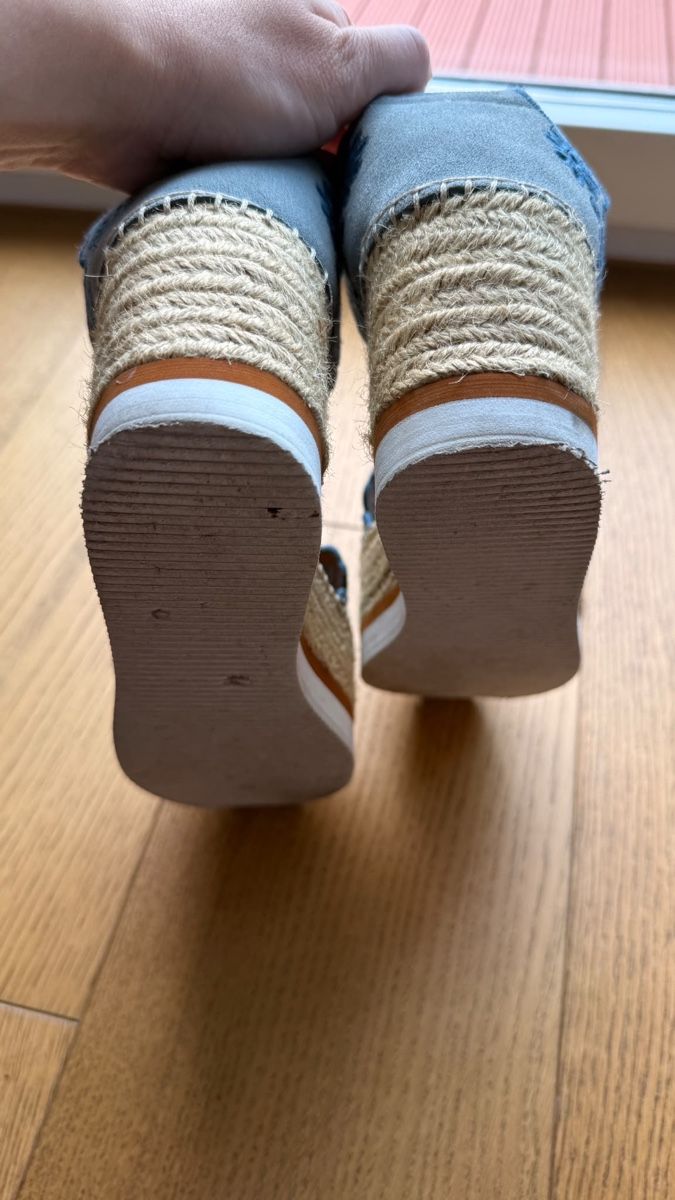 Chloé Chaussures femmes: See by Chloé Sandals Size 36.5 – D'occasion à Horgen par mcgheec8 2