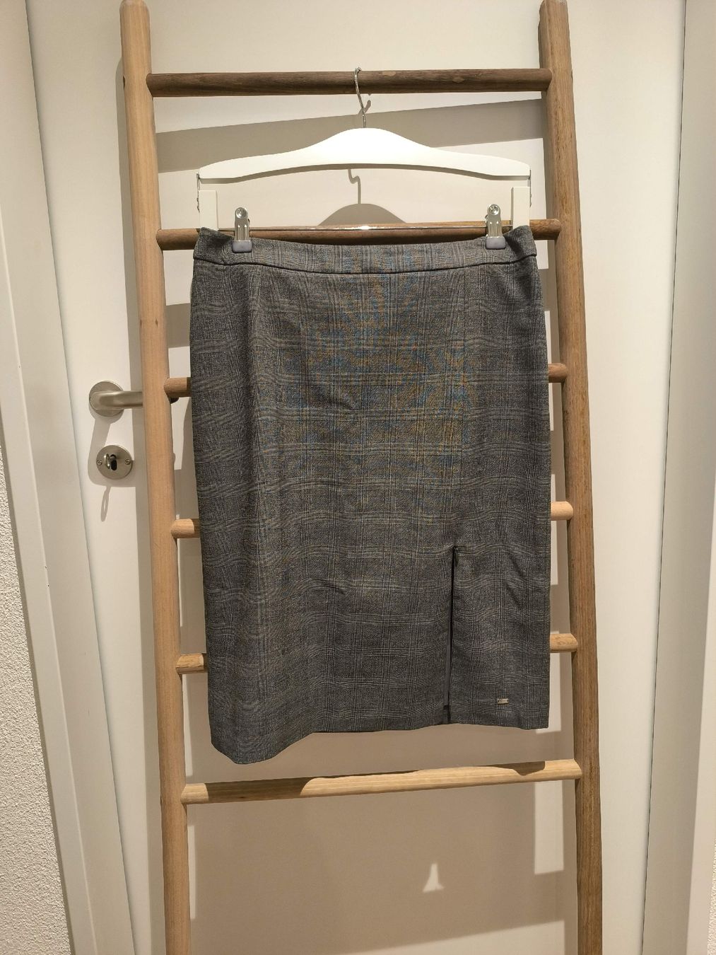 Tommy Hilfiger Gonne: Tommy Hilfiger Rock – Usato da Niederrohrdorf venduto da RainerW79 1