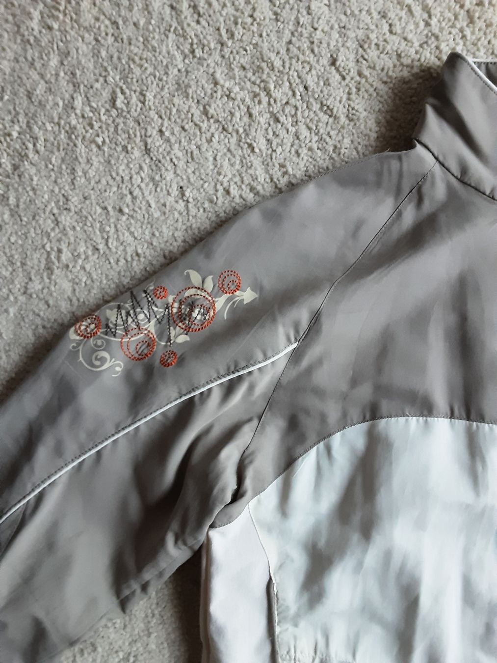 Jacken: Outdoor Jacke, Windjacke, Grösse M, beige – Gebraucht aus Altdorf UR von Brandli 1