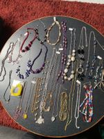 25 Stk. Halsketten Modeschmuck/ ehem.Kaufpreis über 400.- !!