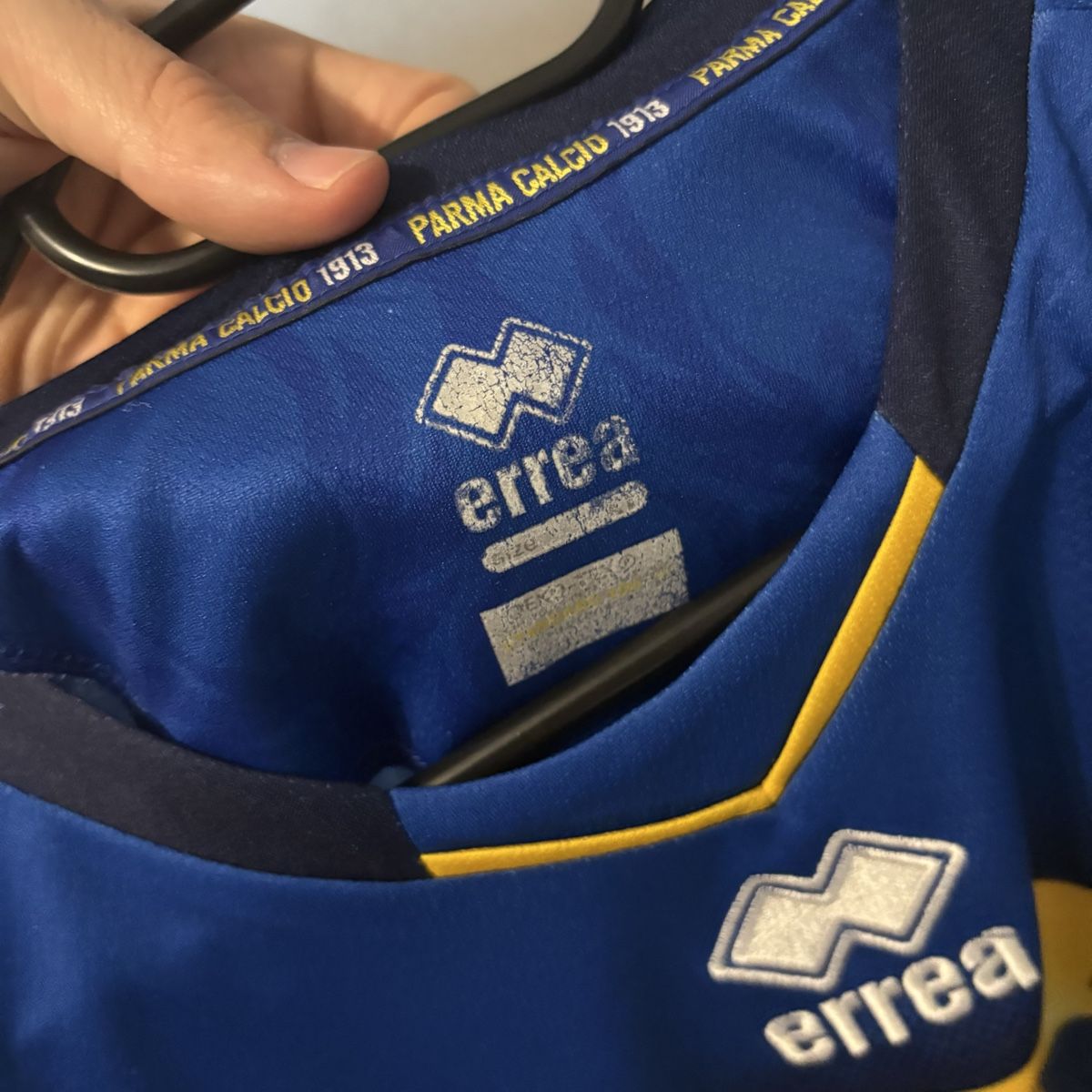 Canottiere & Pantaloni: Parma Calcio Trikot Errea – Usato da Winterthur venduto da LaBodega 5