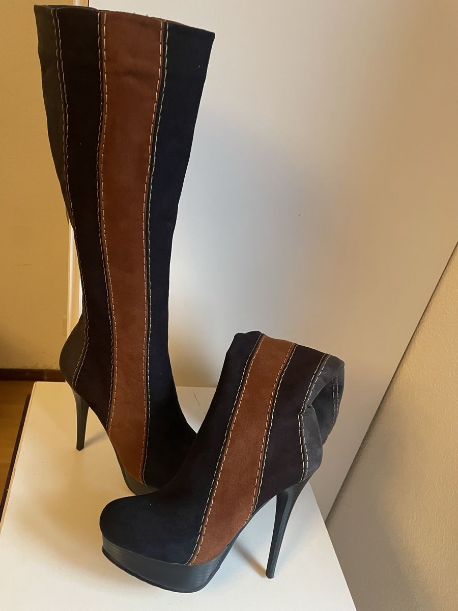 Scarpe da donna: Einzigartige Handgefertigte Lederstiefel – Nuovo e nell'imballaggio originale da Ermenswil venduto da YanaB
