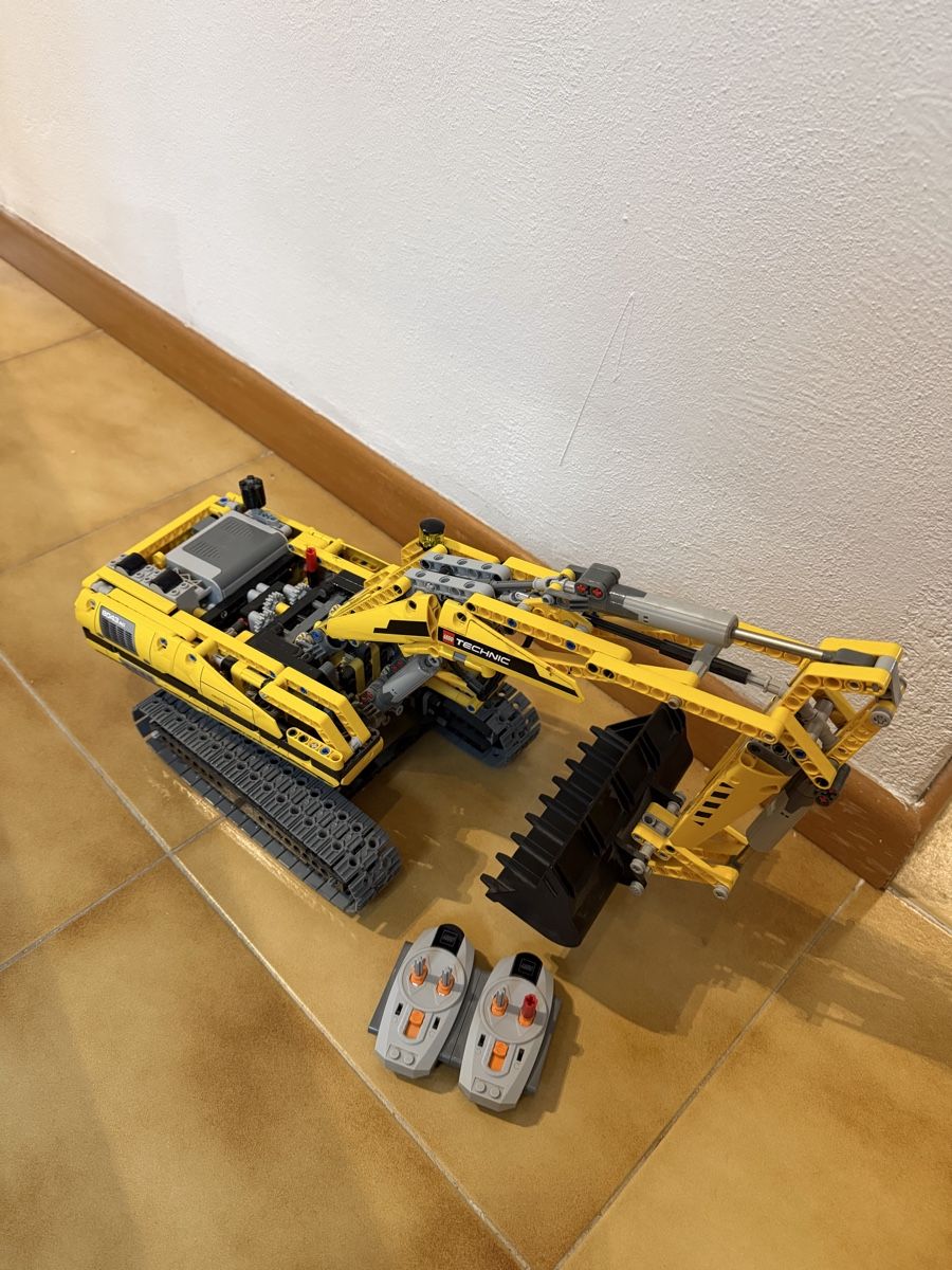 Lego Kit di costruzioni: LEGO Technic 8043 - Liebherr Bagger R 9800, Vollständig – Usato da Turbenthal venduto da Tizzo22 2