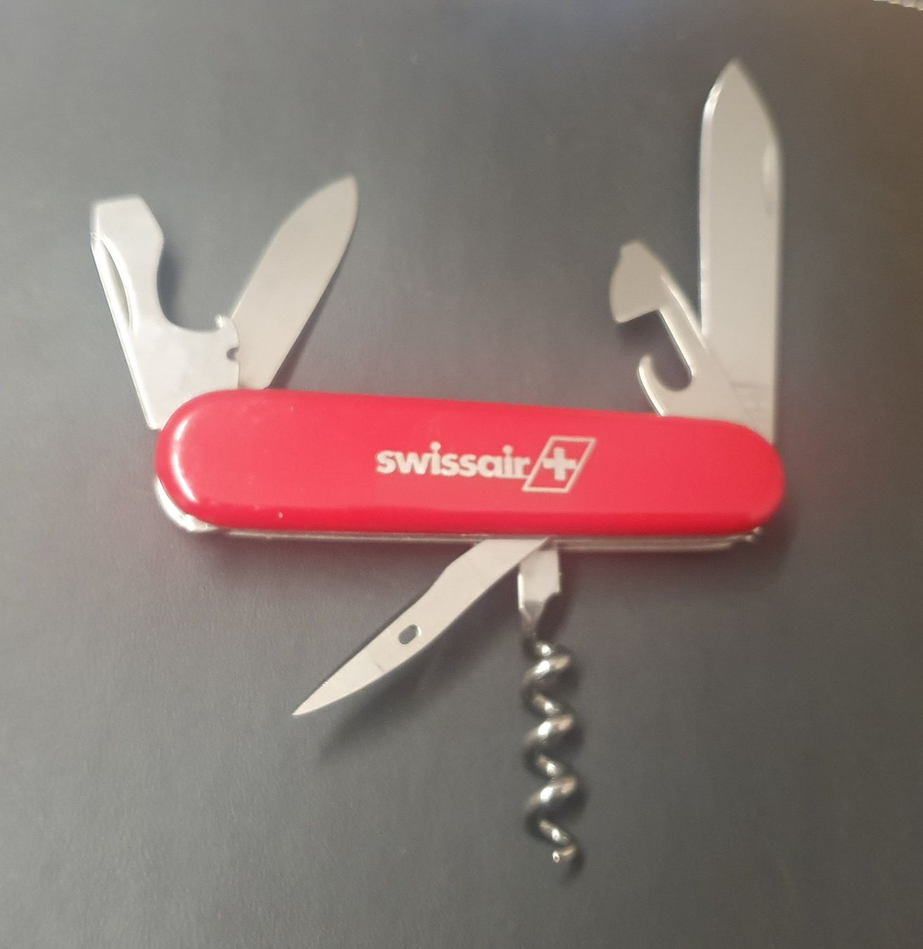 Victorinox Coltelli tascabile: 2 Victorinox Sackmesser mit Logo – Usato da Härkingen venduto da MarianneSi 2