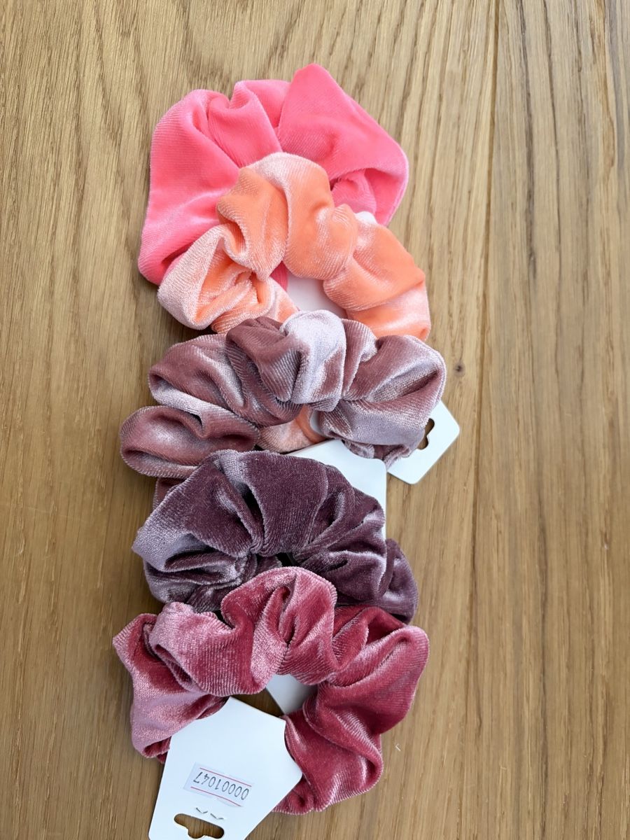 Accessori per capelli: Samt Haargummis, Scrunchies 5 Stk. Neu! – Nuovo e nell'imballaggio originale da Hinwil venduto da crn139 1