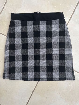 Schöner Minirock von Esprit, schwarz-weiss kariert, Gr. S