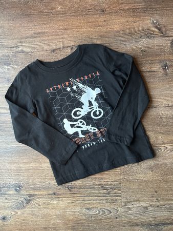 Schönes Langarmshirt Gr. 98/104, Neu
