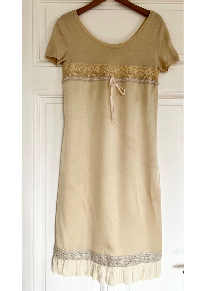 Moschino Vestiti: MOSCHINO Victorian Silk Dress – Usato da Genève venduto da eppla