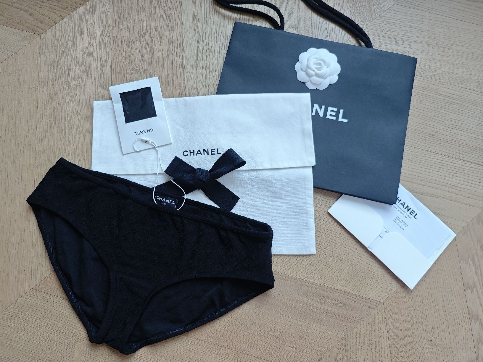 Chanel Costumi da bagno & Bikini: CHANEL Beach Bikini Höschen NEU – Nuovo e nell'imballaggio originale da Erlenbach ZH venduto da nlh