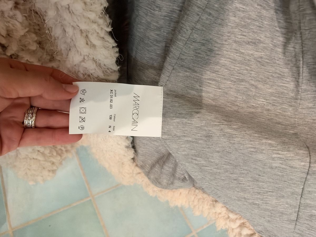 Marc Cain Giacche: Teddyjacke Beige Marke Marc Cain – Nuovo (secondo la descrizione) da Wetzikon ZH venduto da LaiLu 2