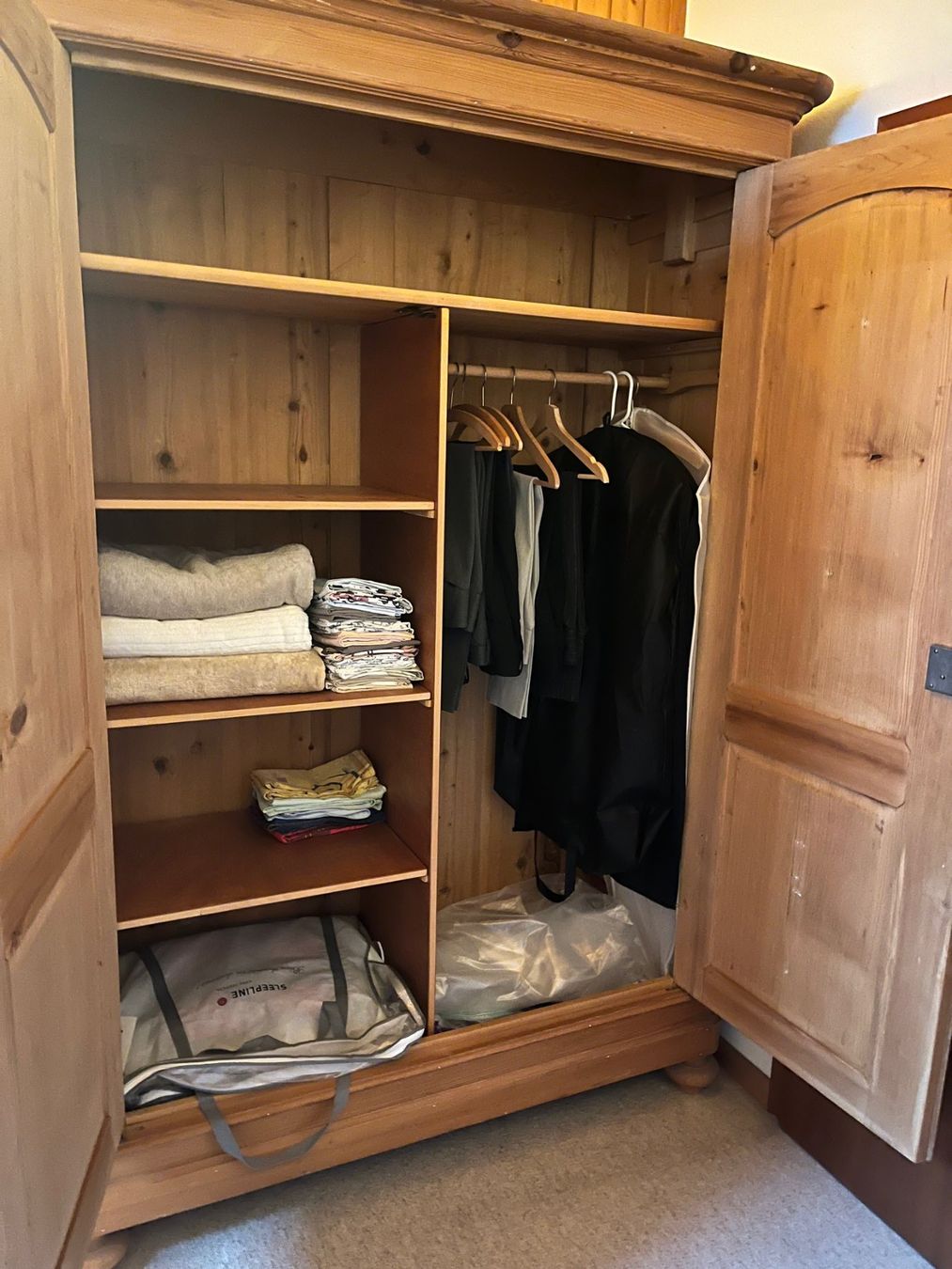 Armadi: Holzschrank – Usato da Dornach venduto da inf_8ryt 1