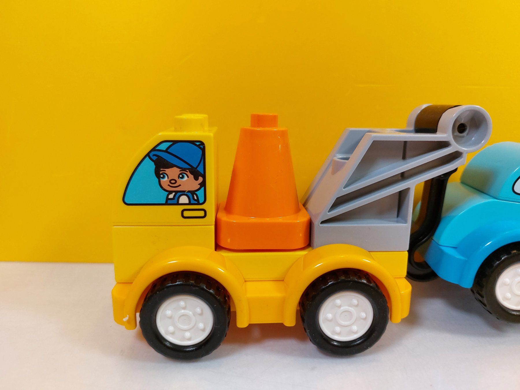 Lego Kit di costruzioni: LEGO Duplo 10883 Abschleppwagen Komplett – Usato da St.Gallen venduto da TinasBauundSpiel 1