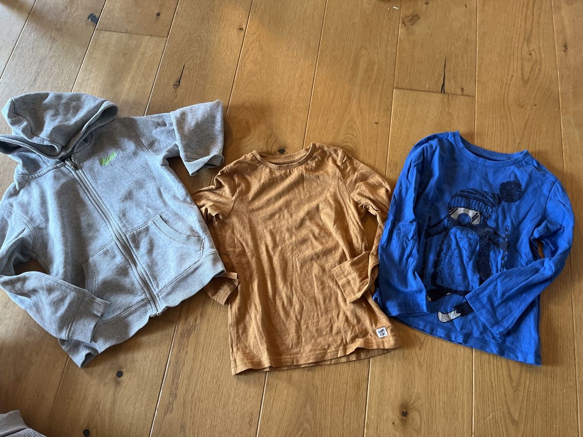 Lotti & Set di vestiti: Pullover/Jäckli Kleiderset 110/116 – Usato da Balmberg venduto da Berglihof