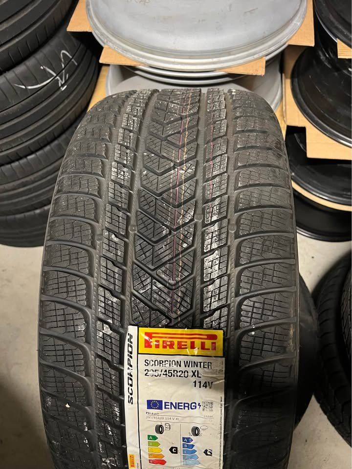 Pirelli Pneumatici & Ruote complete: 295/45R20 114V Pirelli Scorpion Winter – Nuovo e nell'imballaggio originale da Pratteln venduto da pne_rw2w 1