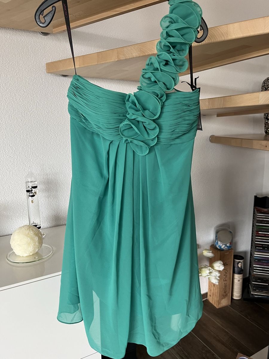 Robes: Schönes Kleid/ Festkleid – Neuf (Voir description) à Wollerau par Garten1957 2