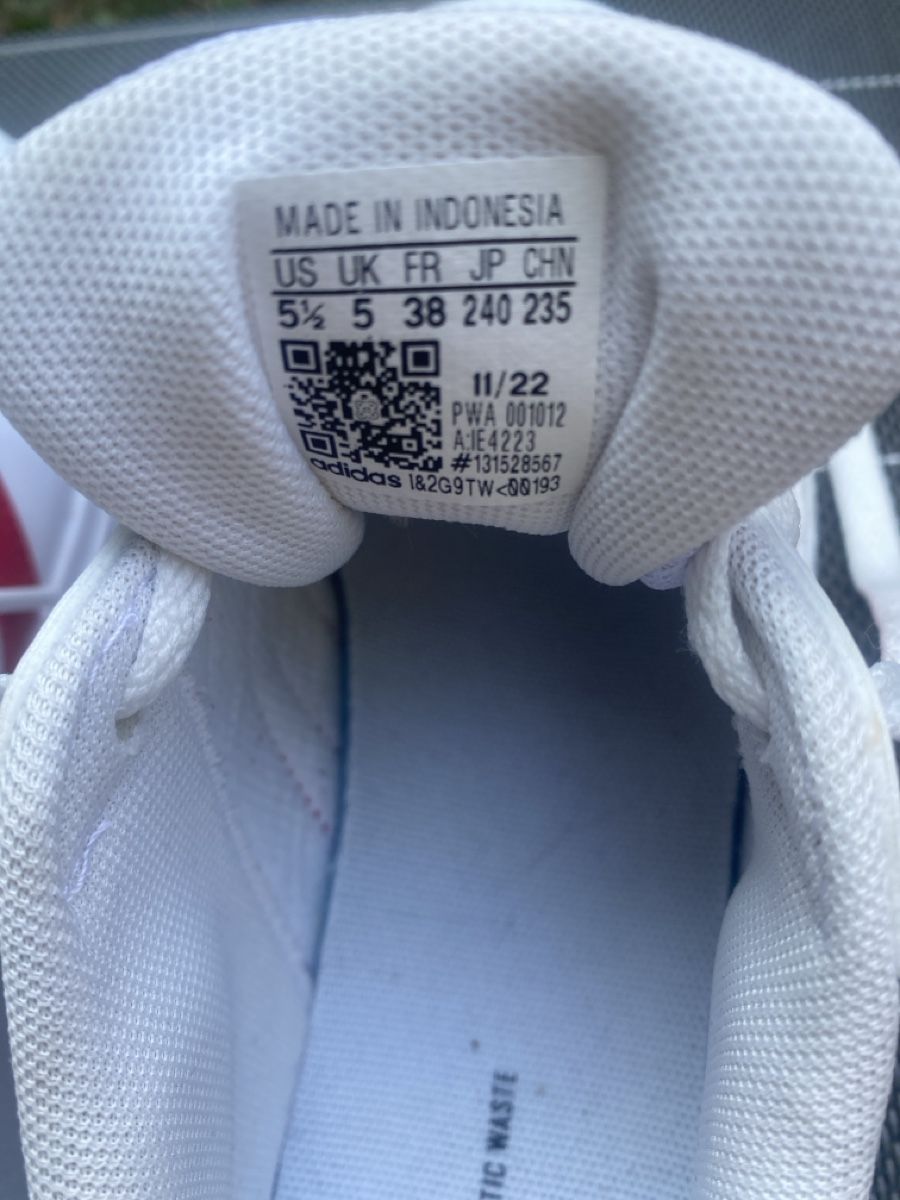 Adidas Herrenschuhe: Adidas Sneaker weiss rot Groesse 38 neu – Gebraucht aus Schaffhausen von purzel51 4