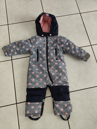 Winter Overall mit Sternenmuster blau rosa Grösse 92