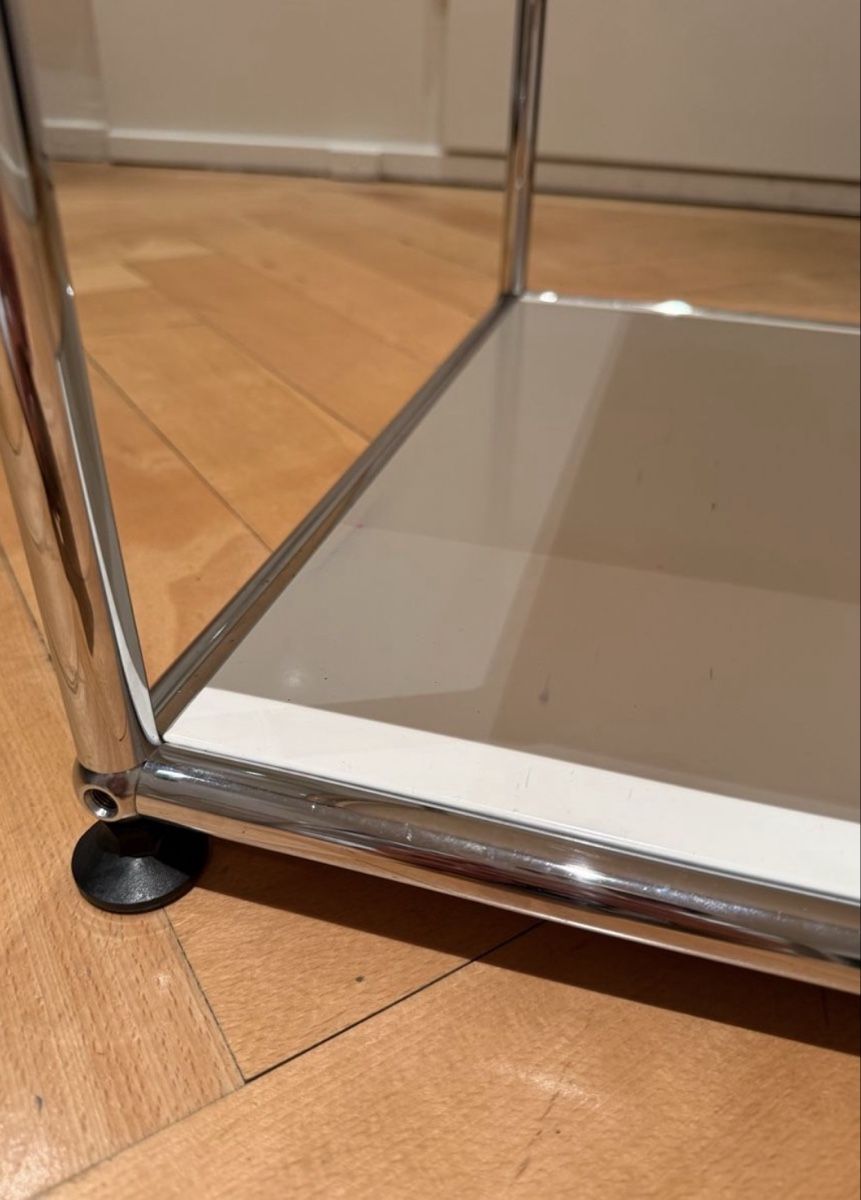 USM Tables: USM Haller Beistelltisch weiss – D'occasion à bern par EcoHunter 4