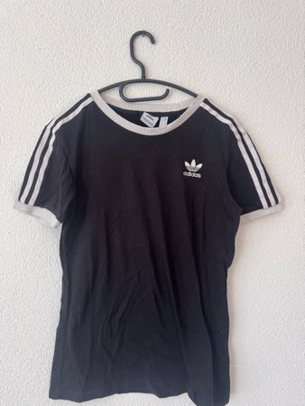 Adidas T-shirt