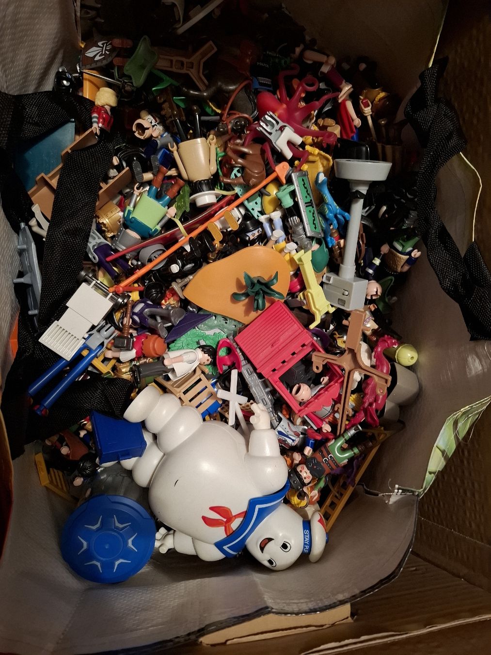 Playmobil Giocattoli: 10 Umzugskartons voll Playmos – Usato da Gipf-Oberfrick venduto da Birgitwet 1